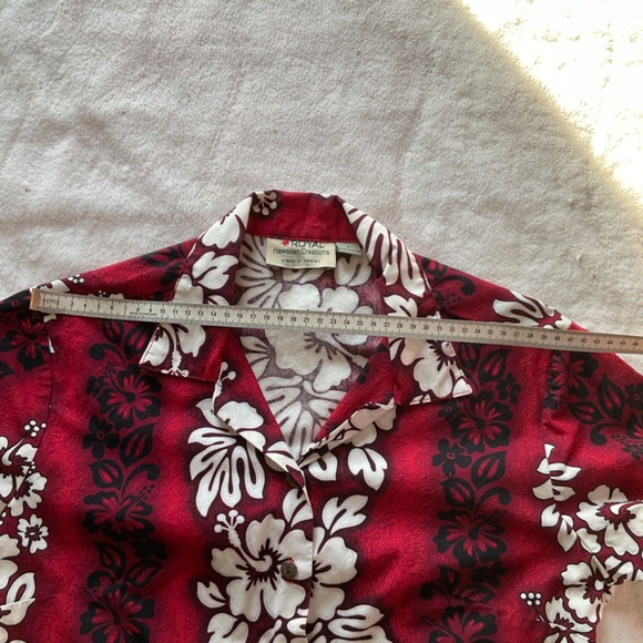 Short sleeved red Hawaiian shirt - Picture 7 of 10